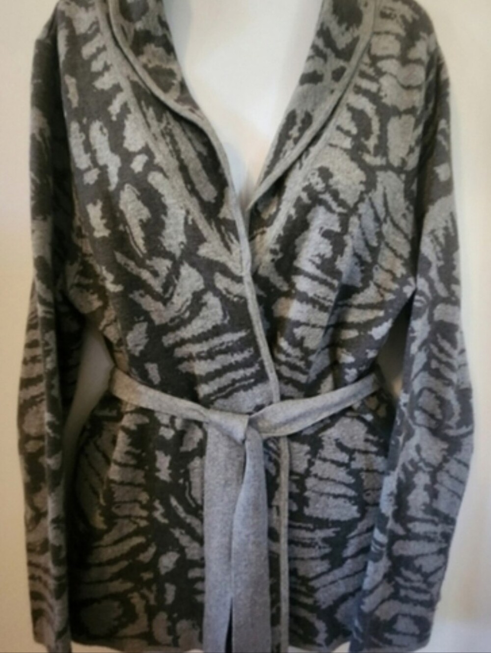 Sweater By 212 Collection